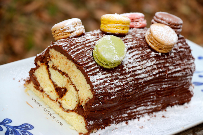 buche-de-noel-ganache-et-macarons